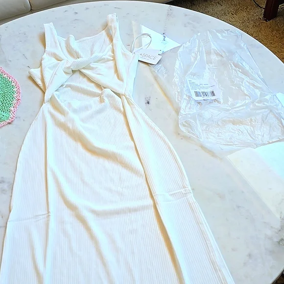 NWT L'Space Nico cut-out midi dress in cream size medium - Picture 13 of 14